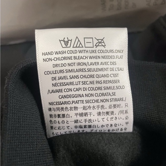 Essentials Fear of God Black Hoodie 100% Authentic - Picture 4 of 8